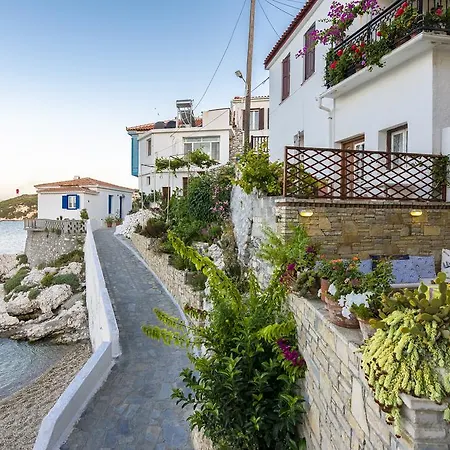 Eftopia Beachfront 2-bedrooms Apartment Kokkari